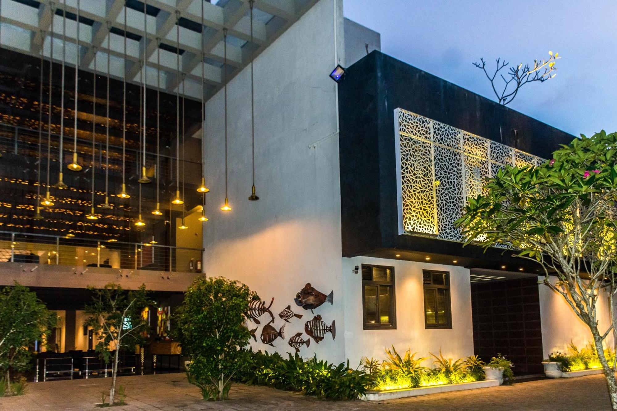 Golden Pearl Tangalle Beach Hambantota Exterior foto
